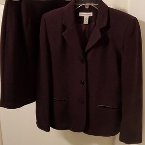 Amanda Smith Sz 4 Burgundy Skirt Suit